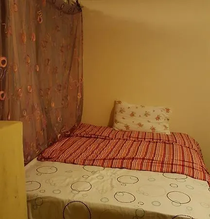 Cherry House & Self Catering Guest house Leeds (West Yorkshire)
